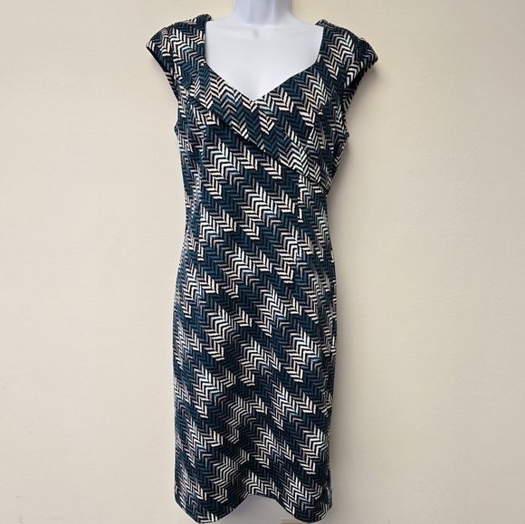 White House Black Market Dresses & Skirts - White House Black Market Geometric Chevron Sheath Dress Teal 10